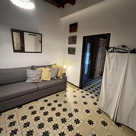 Casa Dolores La Peluquera Apartment *