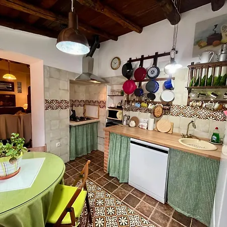 Casa Dolores La Peluquera Fuenteheridos